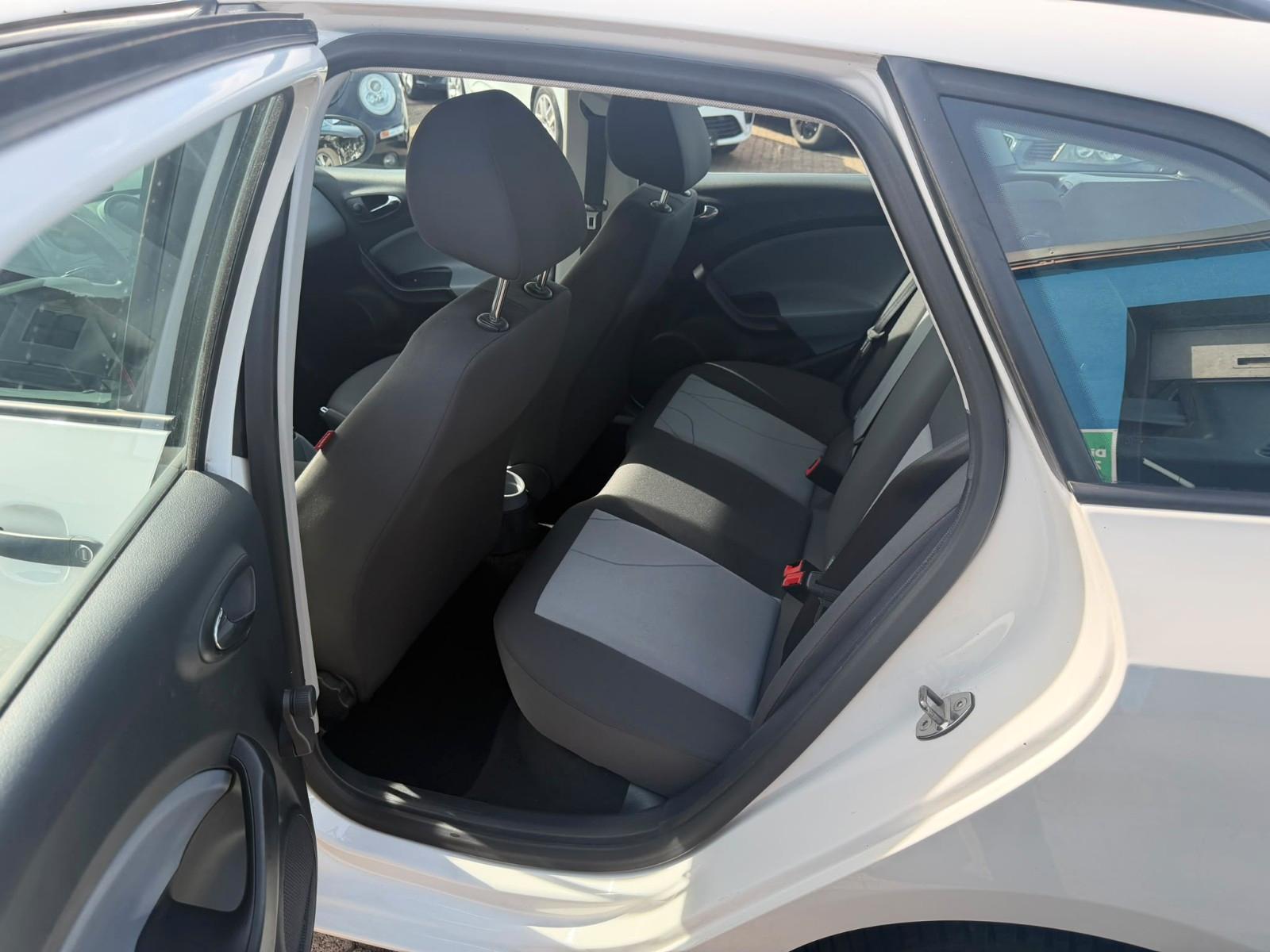 Seat Ibiza 2013 — photo 12