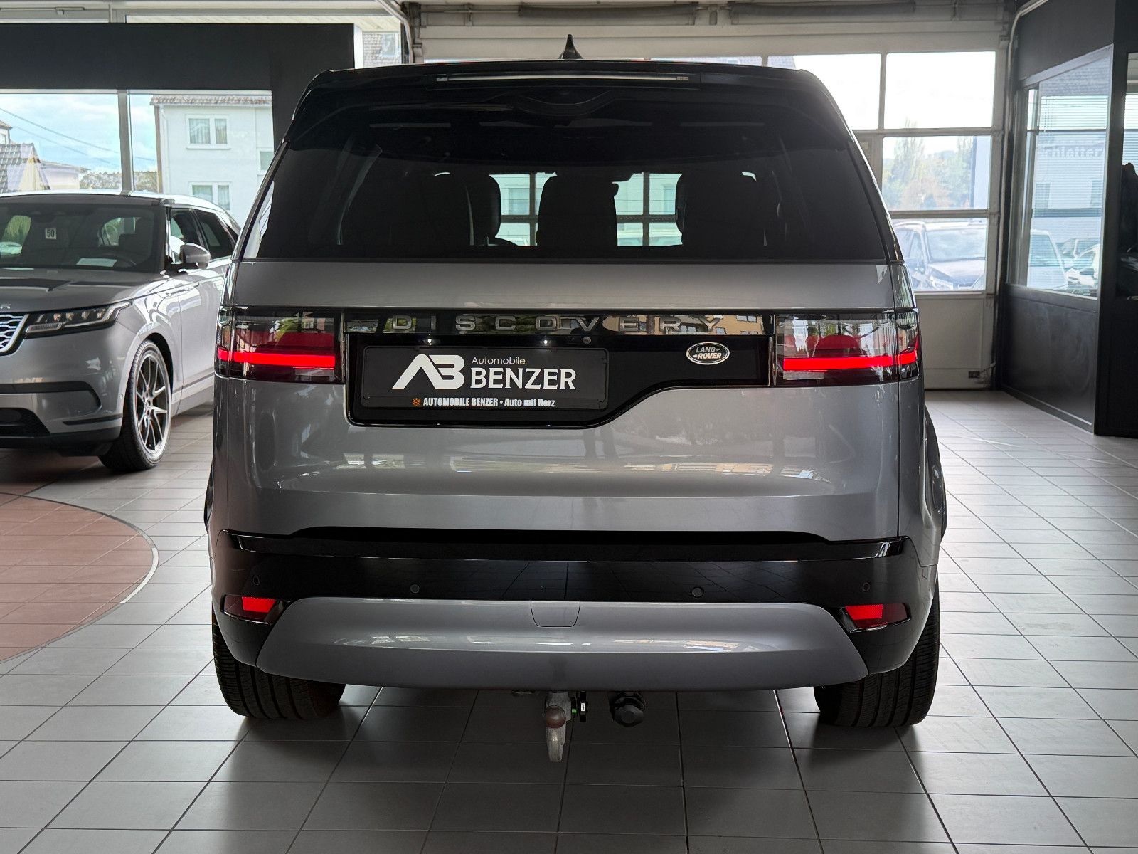 Fahrzeugabbildung Land Rover Discovery 5 R-Dynamic /PANO/MERIDIAN/360°KAM/MEM
