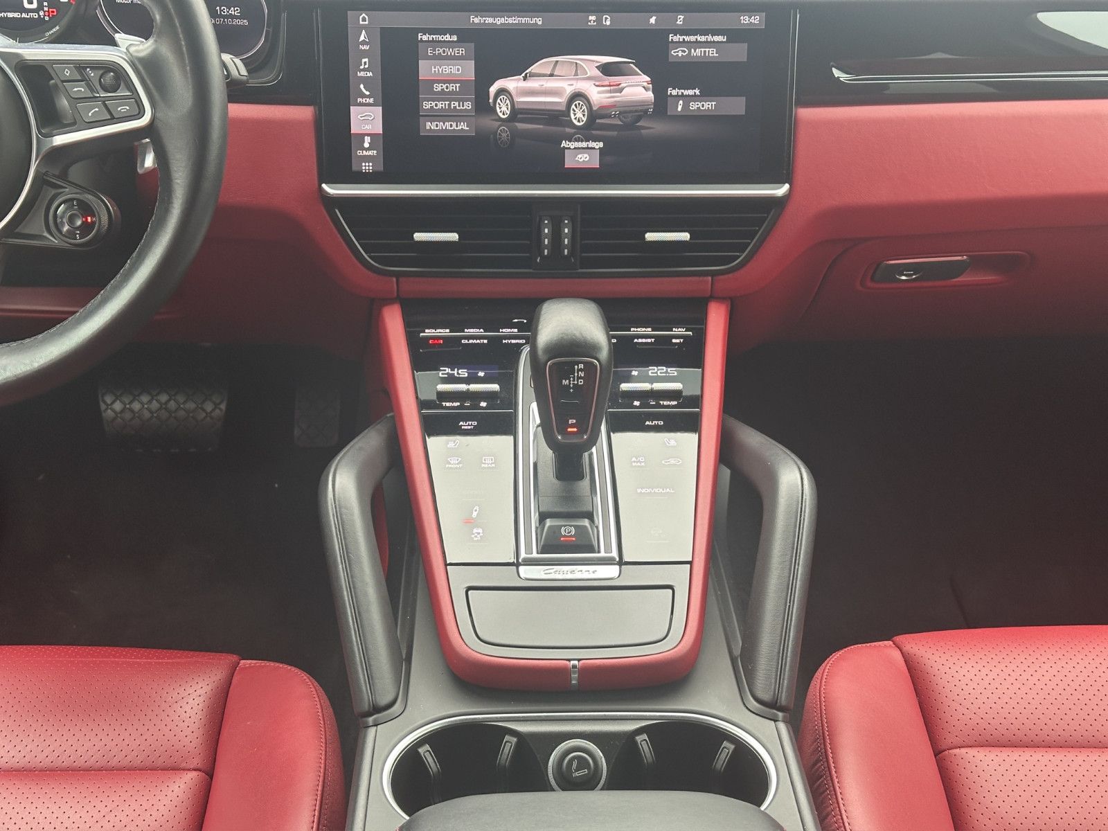 Fahrzeugabbildung Porsche Cayenne E-Hybrid*Matrix*AHK*Carplay*Bose*Head-up