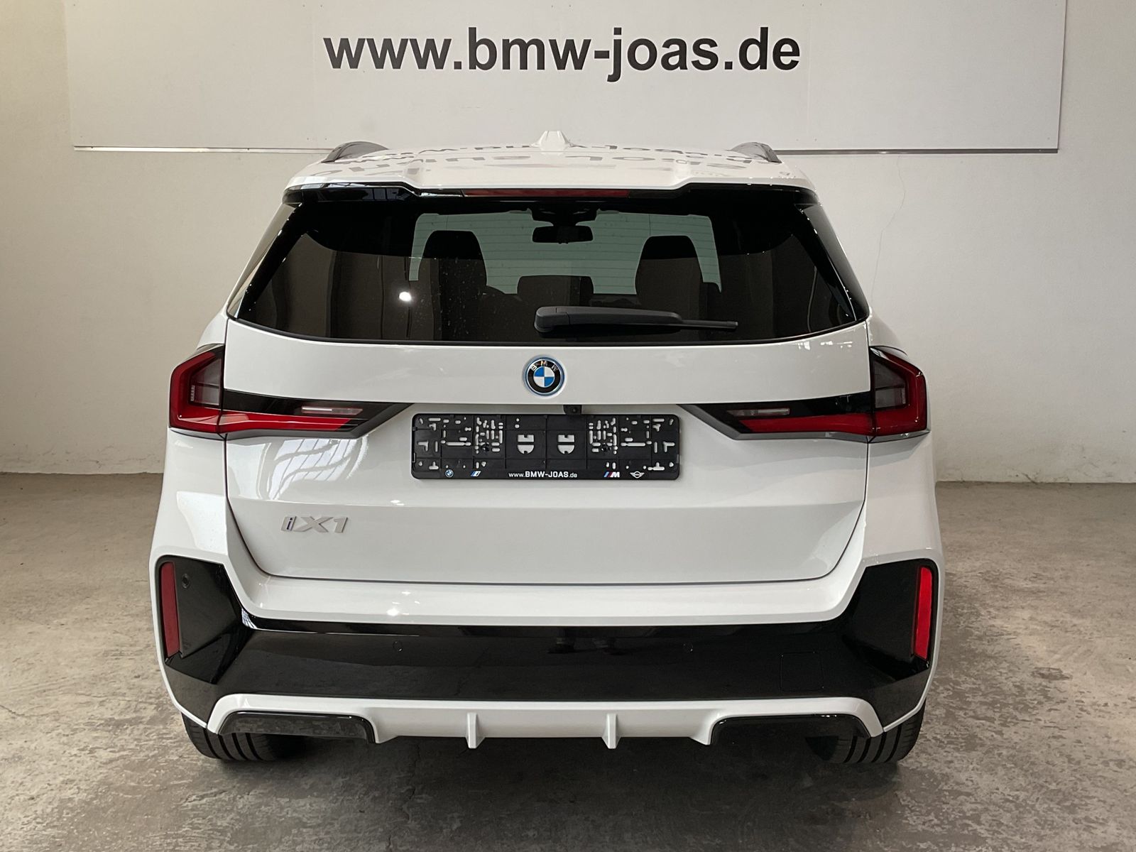Fahrzeugeinzelansicht 18 Fahrzeugabbildung BMW iX1 eDrive20 |Head-Up Display |AHK |Komfortzugan