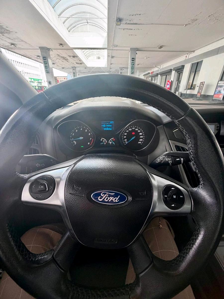 Ford Focus 2014 — photo 11