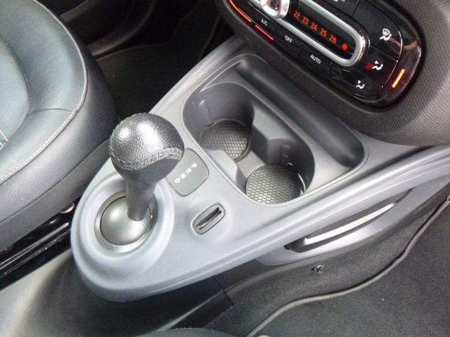 Fahrzeugabbildung Smart fortwo coupe electric drive / EQ >25.304 KM<