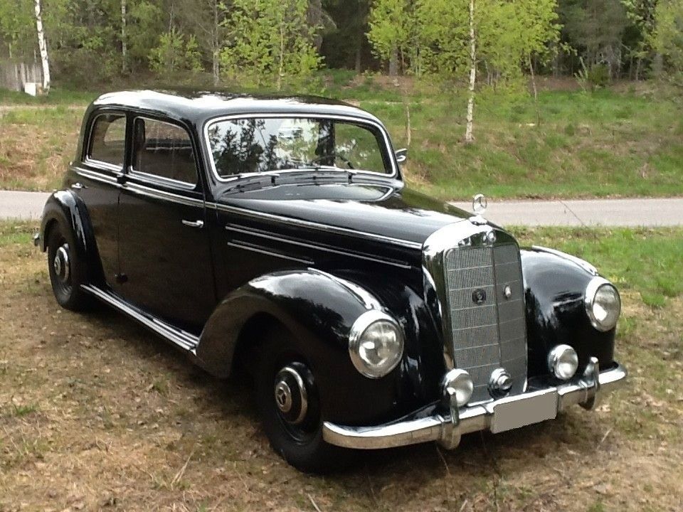 Mercedes-Benz 220