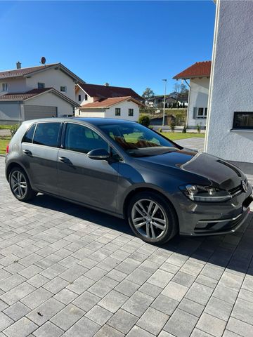 Volkswagen VW Golf VII Lim. Sound 1,4 TSI 92 kW