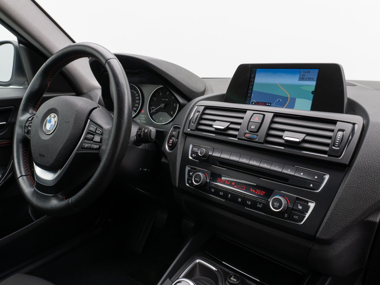 Fahrzeugabbildung BMW 220d Coupé Sport Line PDChinten HiFi Navi Xenon