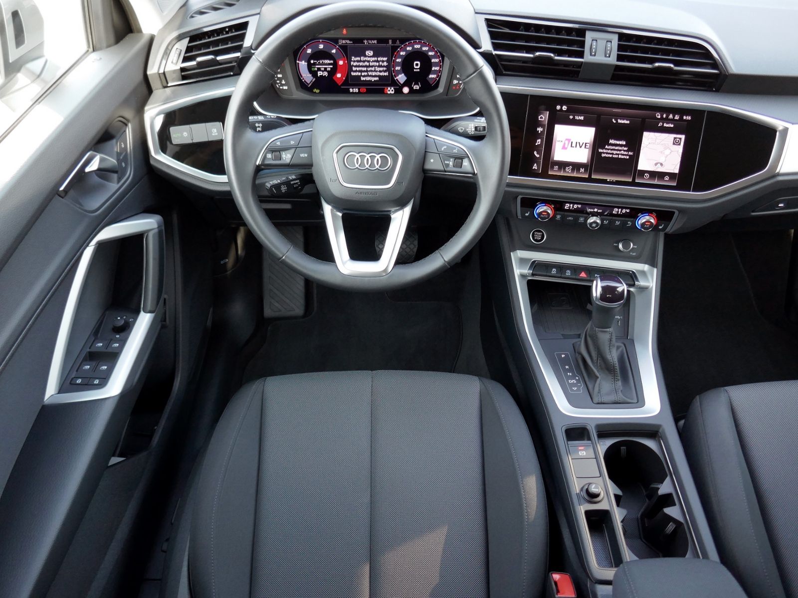 Fahrzeugabbildung Audi Q3 35 Advanced 2.0 TDI S-tronic | LED AHK RFK