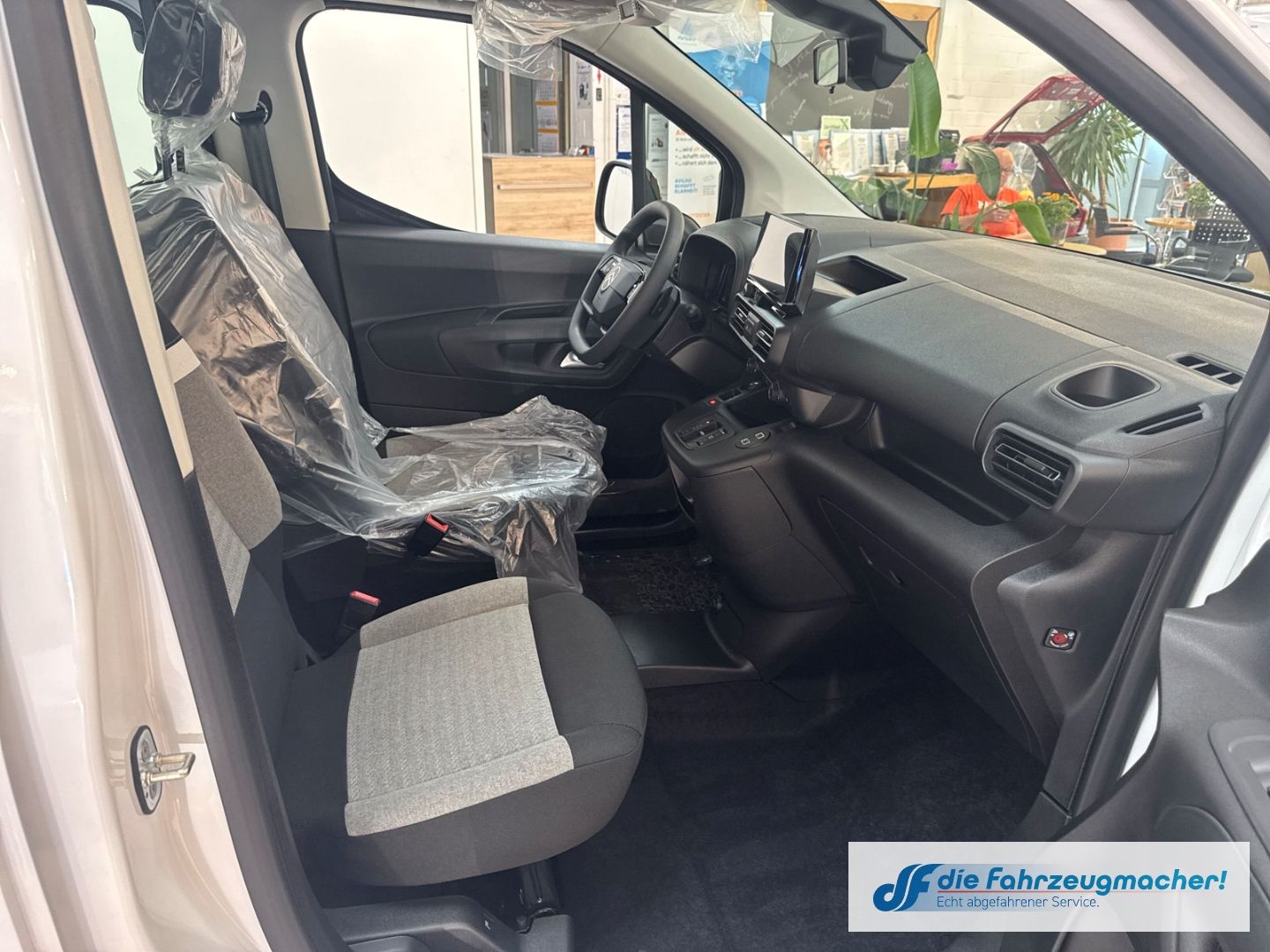 Fahrzeugabbildung Citroën Berlingo XL Digitales Cockpit LED Apple CarPlay