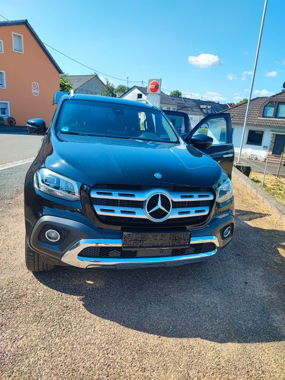 Image of Mercedes-Benz X 350