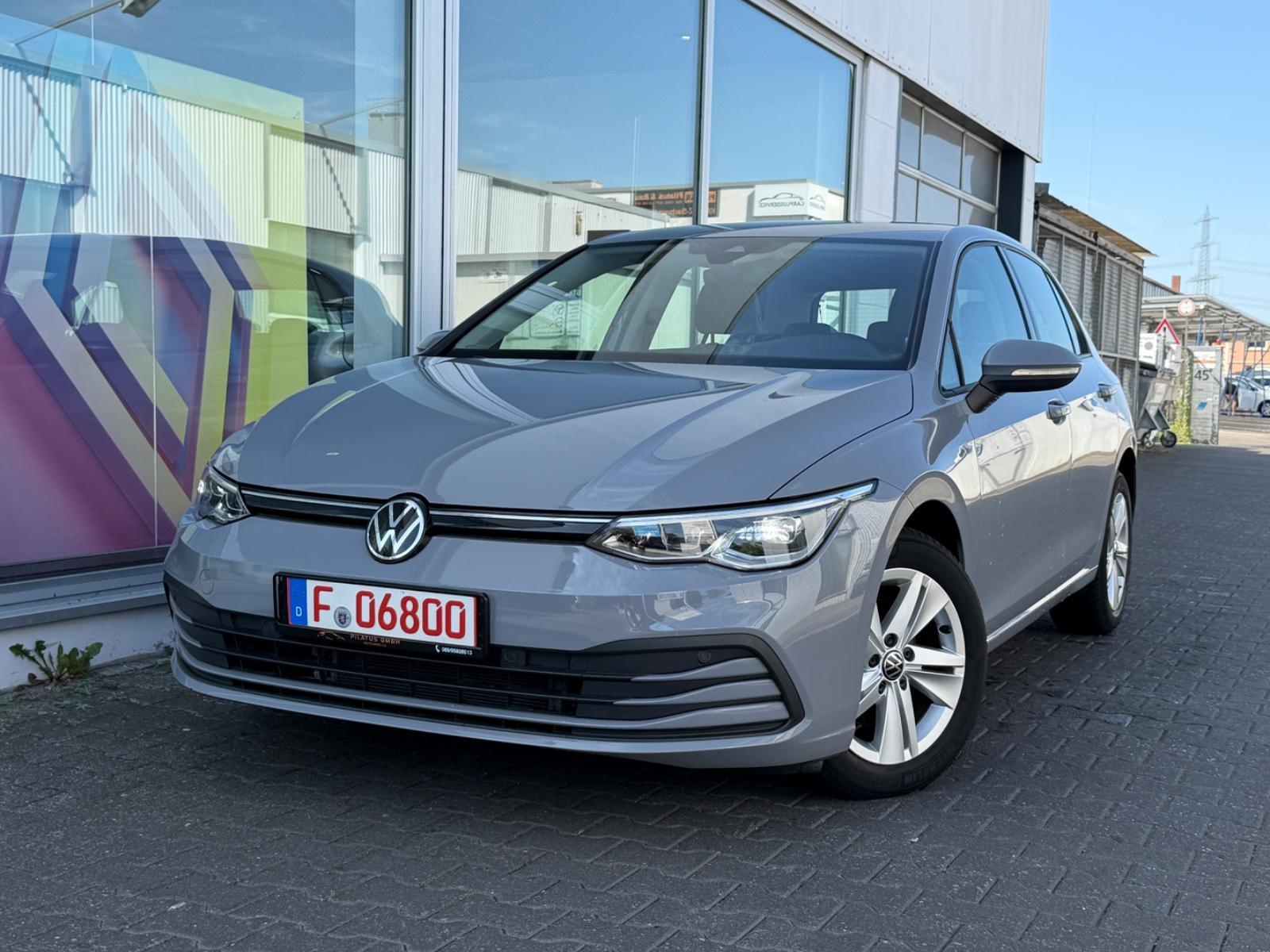 Volkswagen Golf VIII Lim. Life LED/Navi/Kamera/SitzHz/ACC