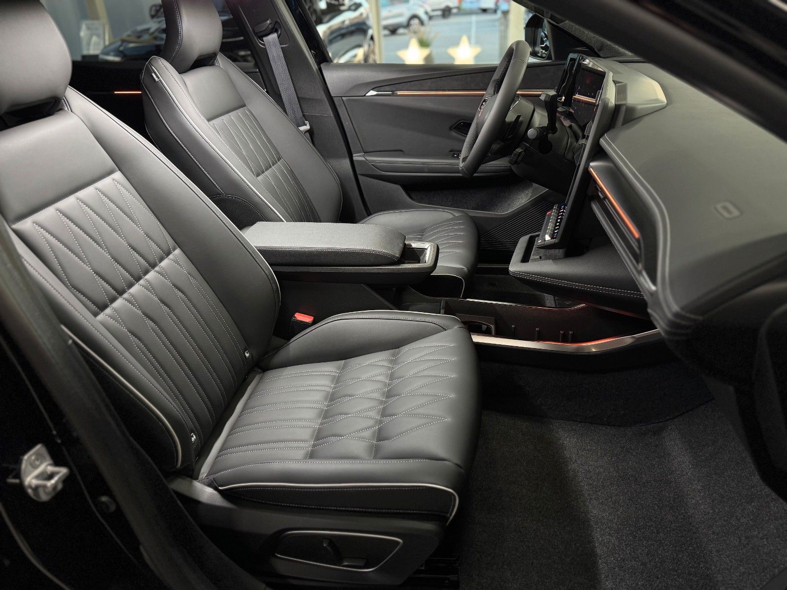 Fahrzeugabbildung Mitsubishi Eclipse Cross EV Diamant TOP Luxury-Paket + 22KW