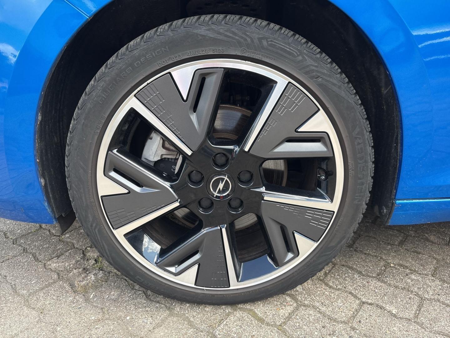 Opel Astra Electric Ultimate 54kWh Infotainment Tech 