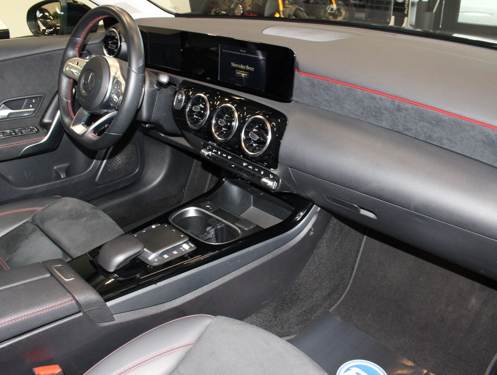 Fahrzeugabbildung Mercedes-Benz A 250 e AMG Line MWST*CarPlay*TOP