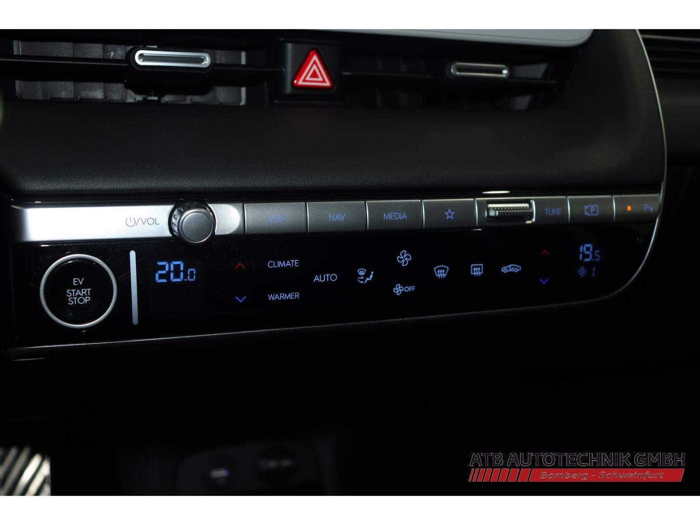 Fahrzeugabbildung Hyundai IONIQ 5 UNIQ 77,4 kWh 97,6% SOH HUD AHK-abnehmba