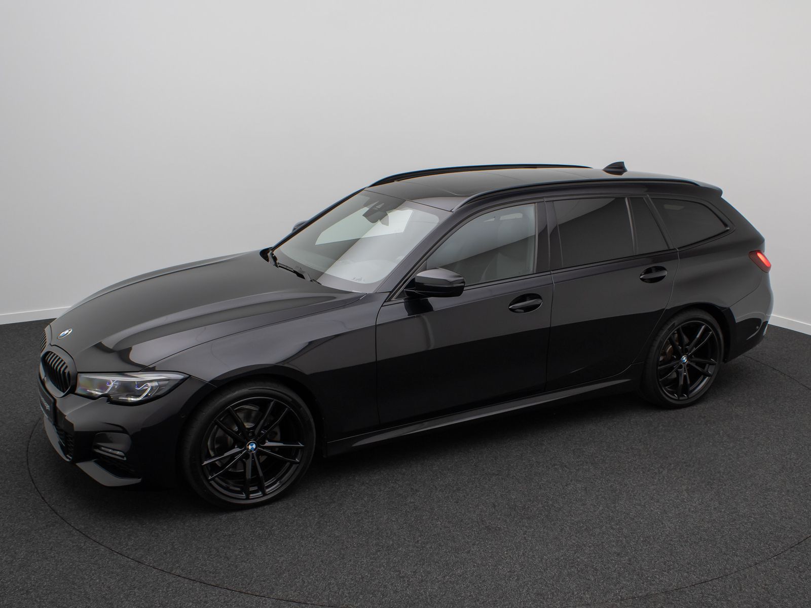 Fahrzeugabbildung BMW 320d xD M Sport Panorama Laser DAB AHK Alarm 19"