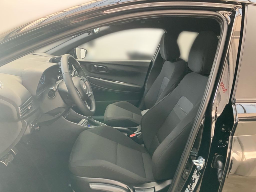 Fahrzeugabbildung Hyundai BAYON 1.0 T-GDI 7-DCT Blackline AUT Akustikglas