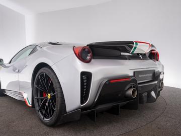 صورة 10 لـ 2019 Ferrari 488 PISTA