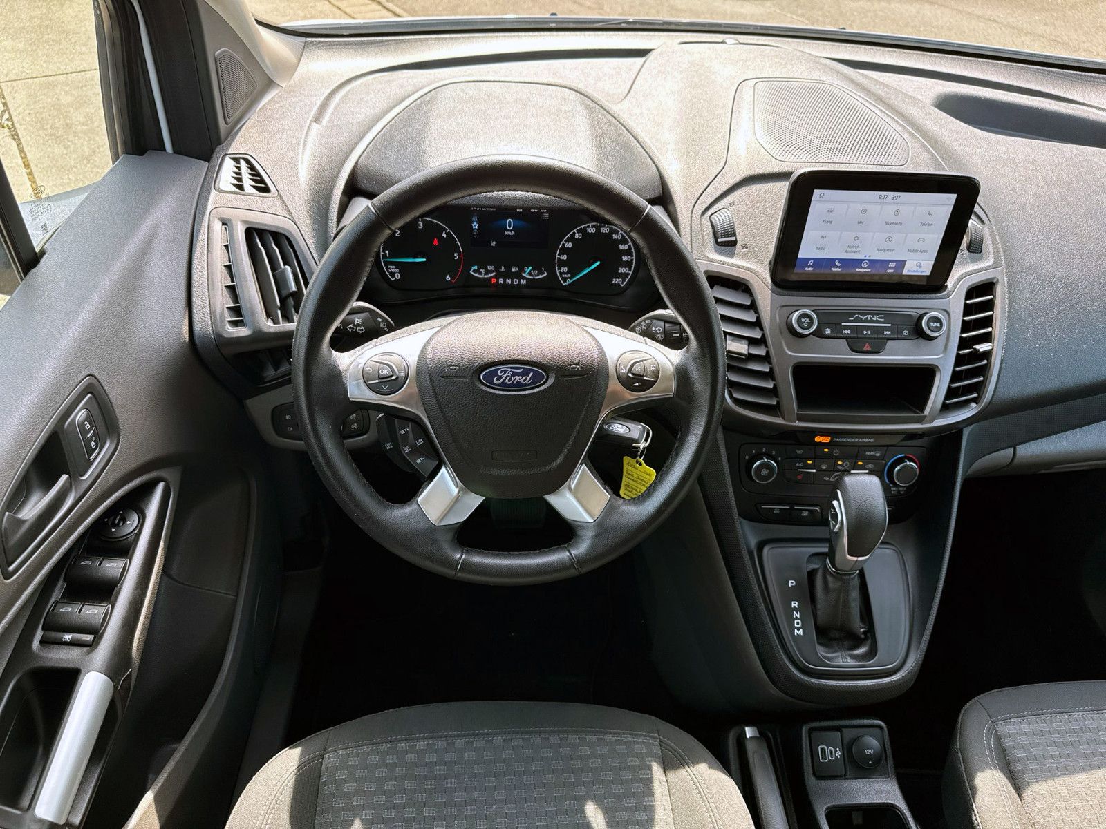 Fahrzeugabbildung Ford Transit Connect Kombi L2 1.5 EB Aut. Trend KAM