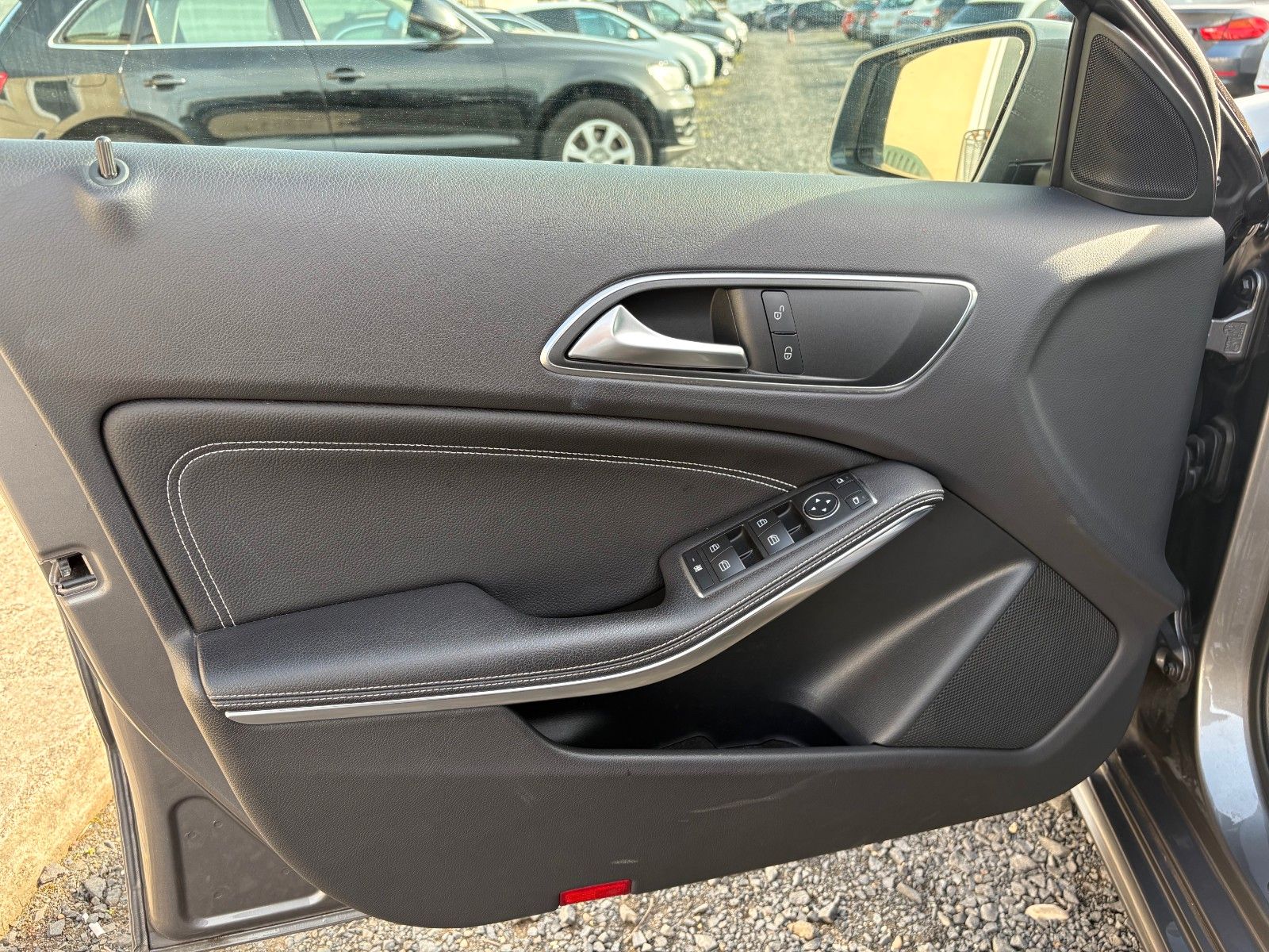 Fahrzeugabbildung Mercedes-Benz A 200 BE Xenon Leder PDC SPORTSITZE 2.HAND SHZ
