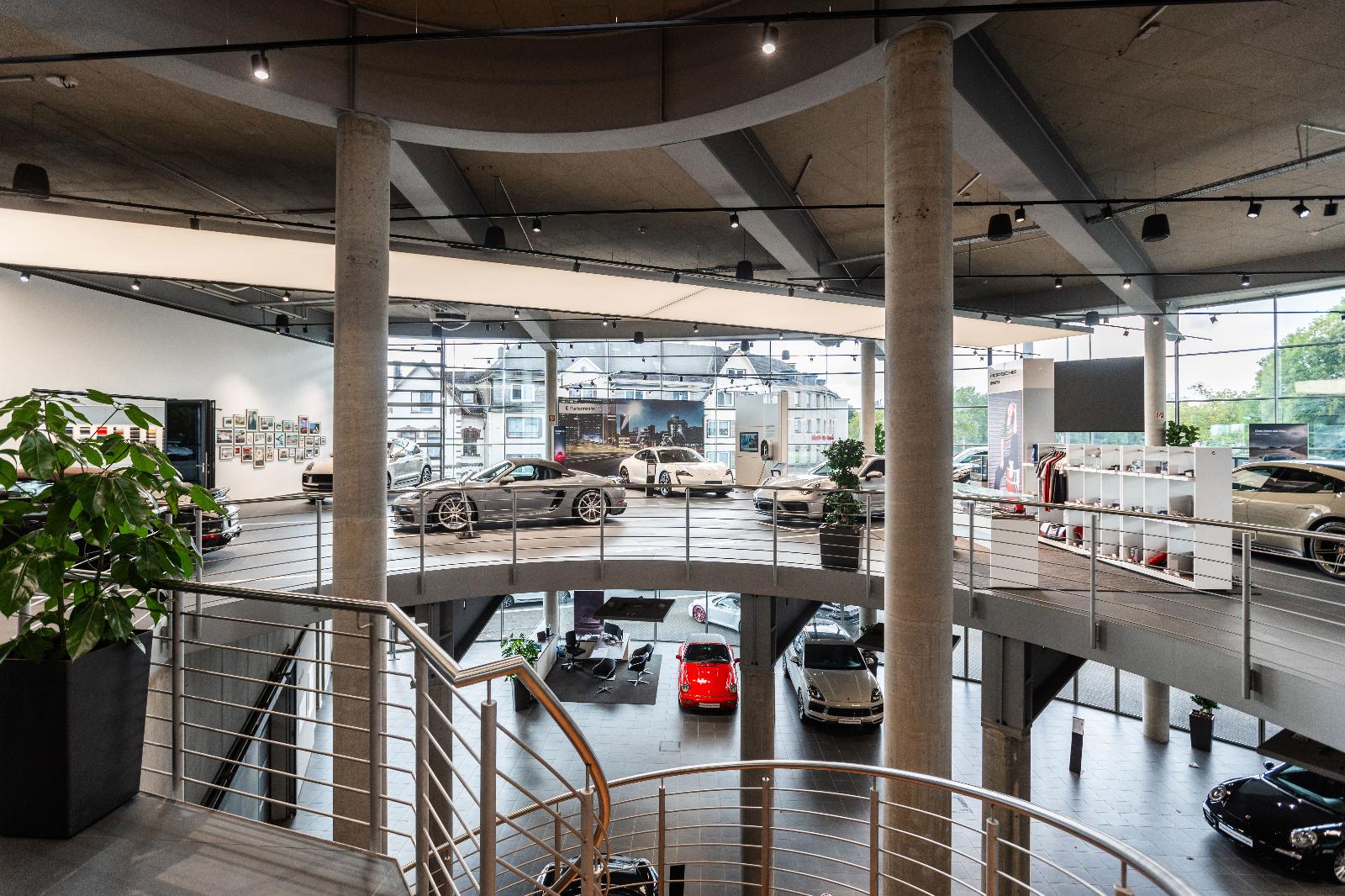 showroom-image-top