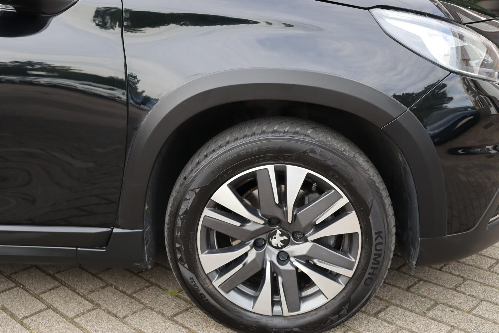 Peugeot 2008 1.5 Blue-HDI Allure Aut. LED Leder Navi