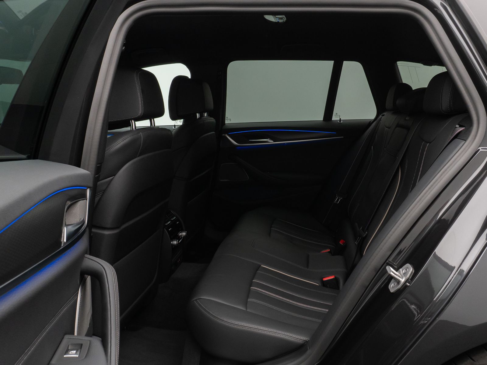 Fahrzeugabbildung BMW 540d xD M Sport Pro Kamera HUD DAB H/K AHK Alarm