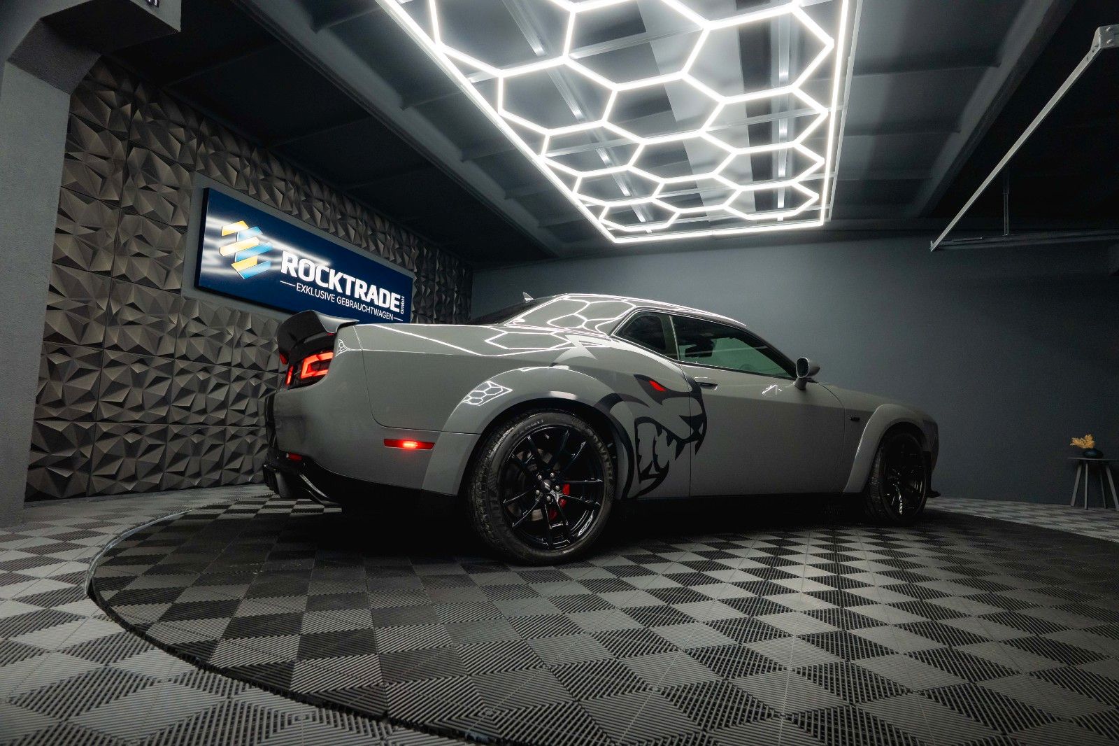 Fahrzeugabbildung Dodge Challenger 6.4 V8 SRT 392 R/T SCAT PACK WIDEBODY