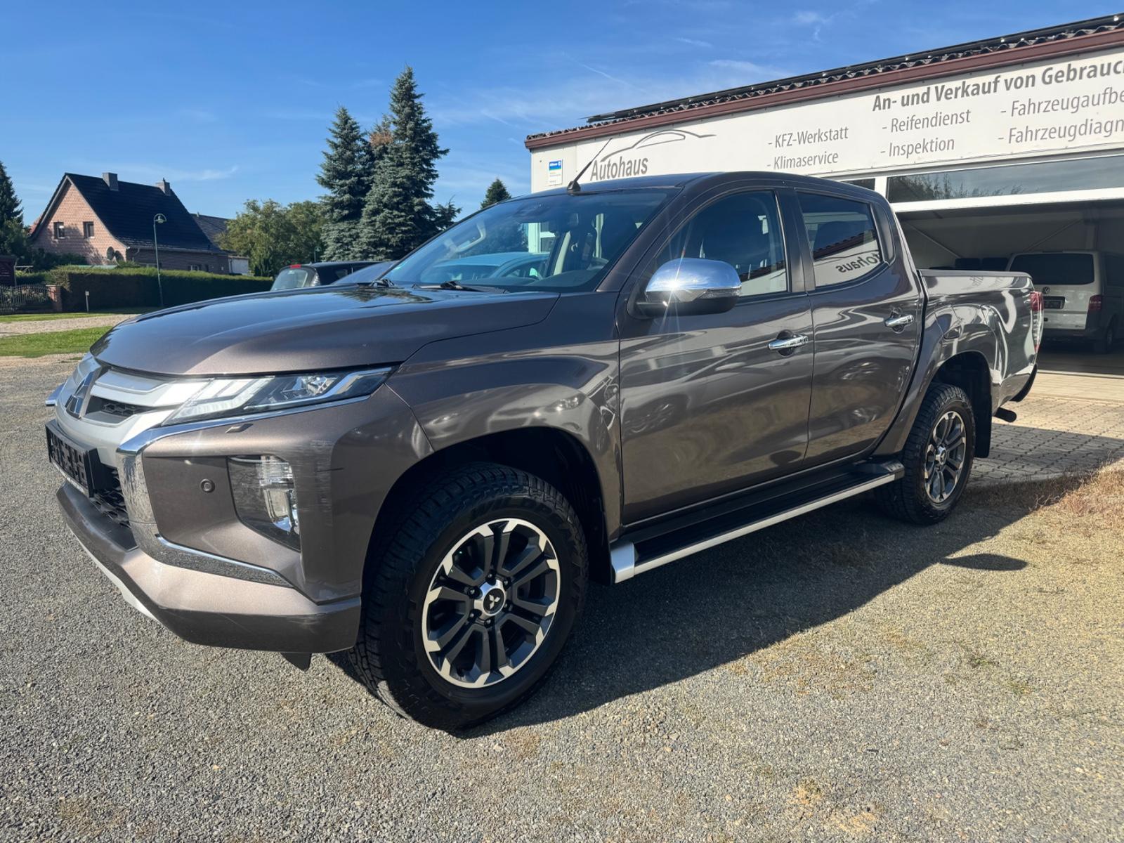 Mitsubishi L200 Intro Edition Doppelkabine 4WD Automatik