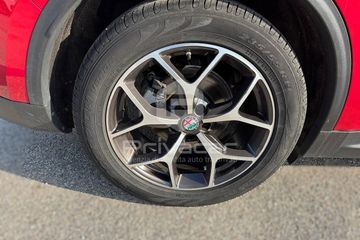 Alfa-Romeo Stelvio - 8