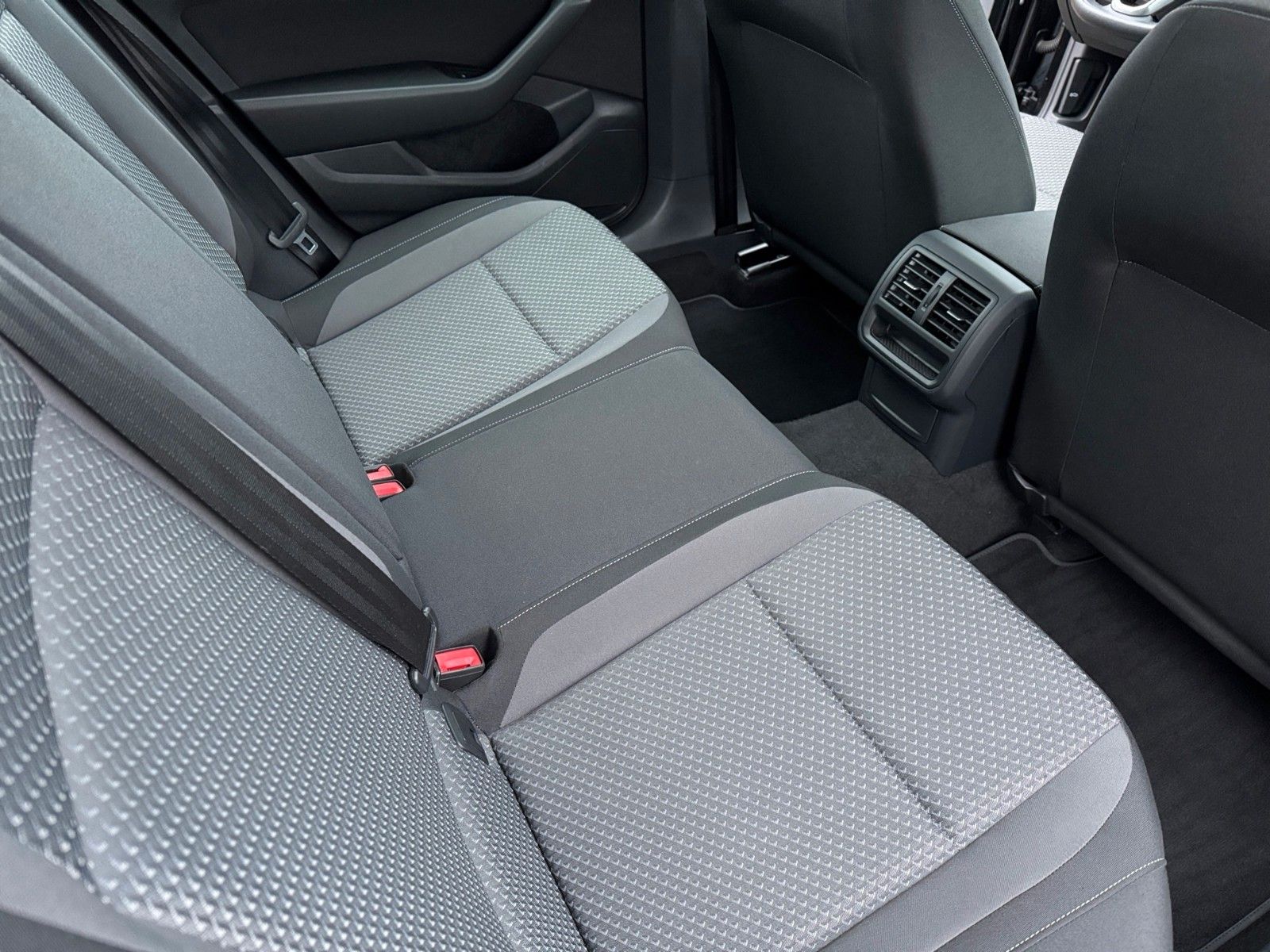 Fahrzeugabbildung Volkswagen Passat Variant Conceptline