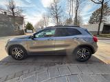 Mercedes-Benz GLA 200 Sport mit Panoramadach (8-fach bereift)