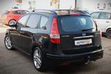 Hyundai i30 CW 1.6 CRDi Fifa WM Edition - Hyundai i30 aus 2010 mit Diesel-Antrieb