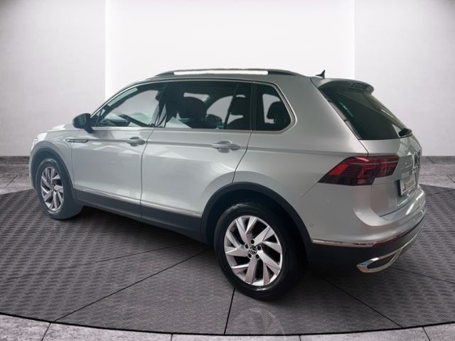 Fahrzeugabbildung Volkswagen Tiguan 2.0 TDI DSG Elegance 1.HAND LEDER NAVI IQ