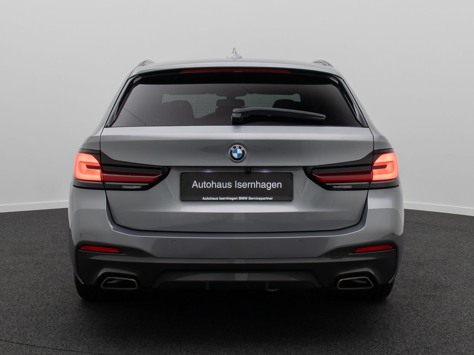 Fahrzeugabbildung BMW 530d xD M Sport Kamera HUD DAB H/K AHK ACC Alarm