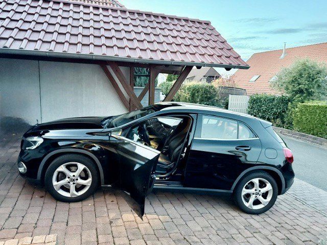 Image of Mercedes-Benz GLA 250
