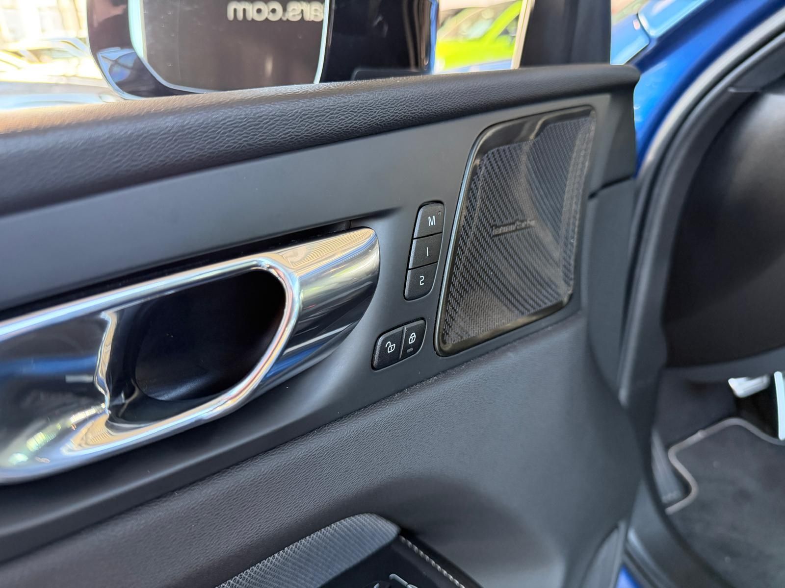 Fahrzeugabbildung Volvo XC60 R Design AHK 360° H/K LED ACC LEDER