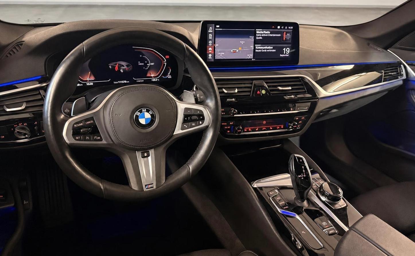 BMW 530d xDrive M-Sport PANO/AHK/LEDER/KEYLESS