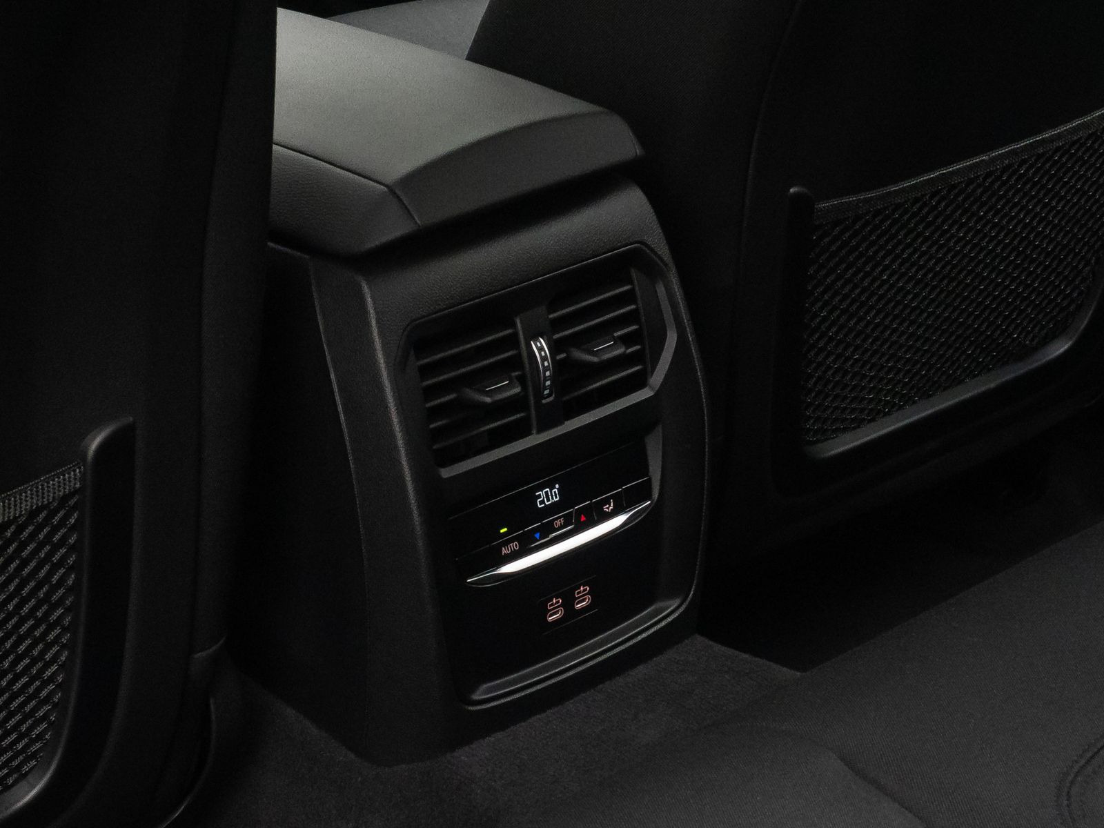 Fahrzeugabbildung BMW 320e xD SAG Kamera DAB Alarm DriveAs CockpitPlus