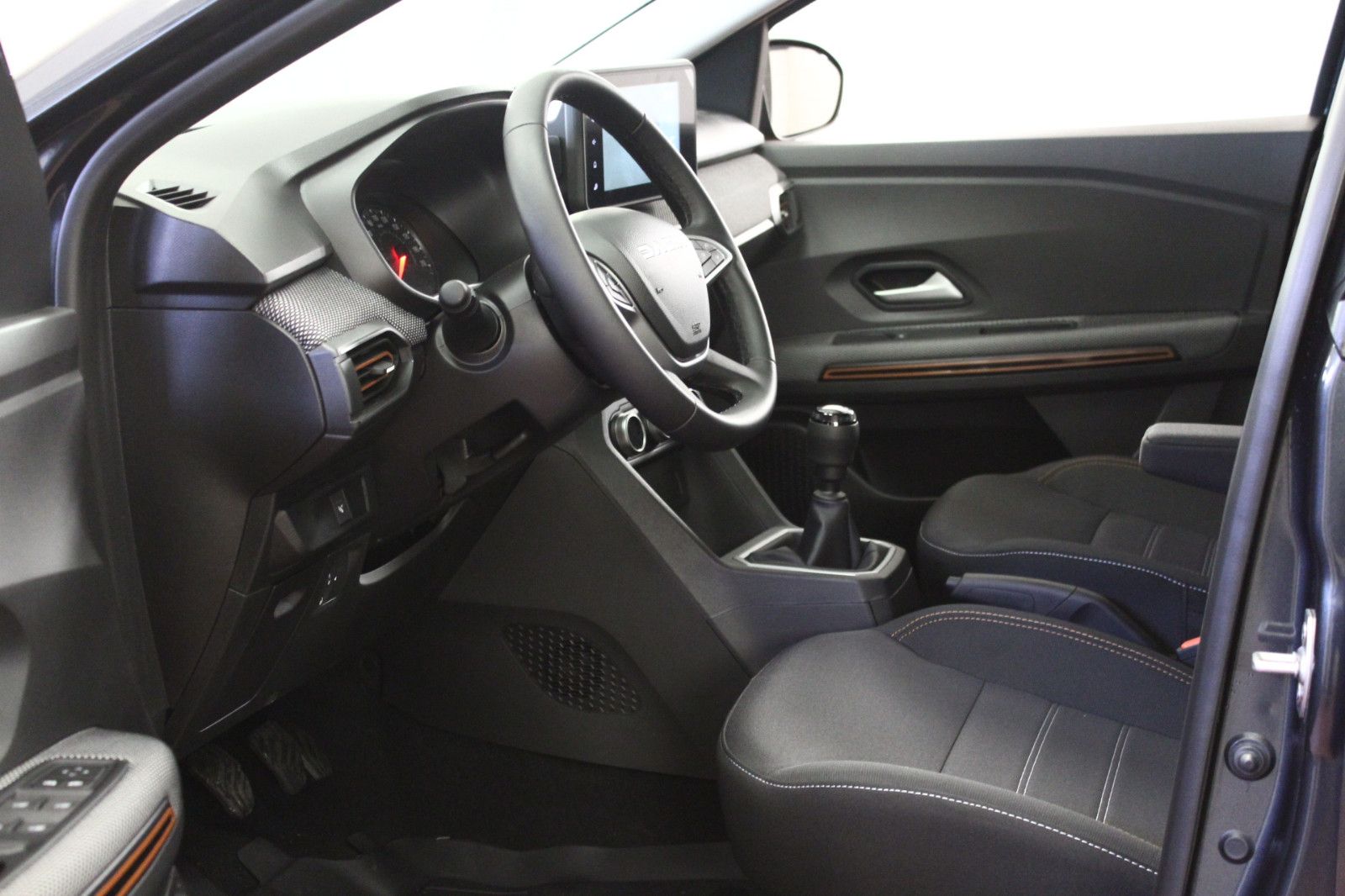 Fahrzeugabbildung Dacia Sandero TCe 90 Stepway Expression *Allwetterreif