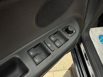 Volkswagen Golf - 8