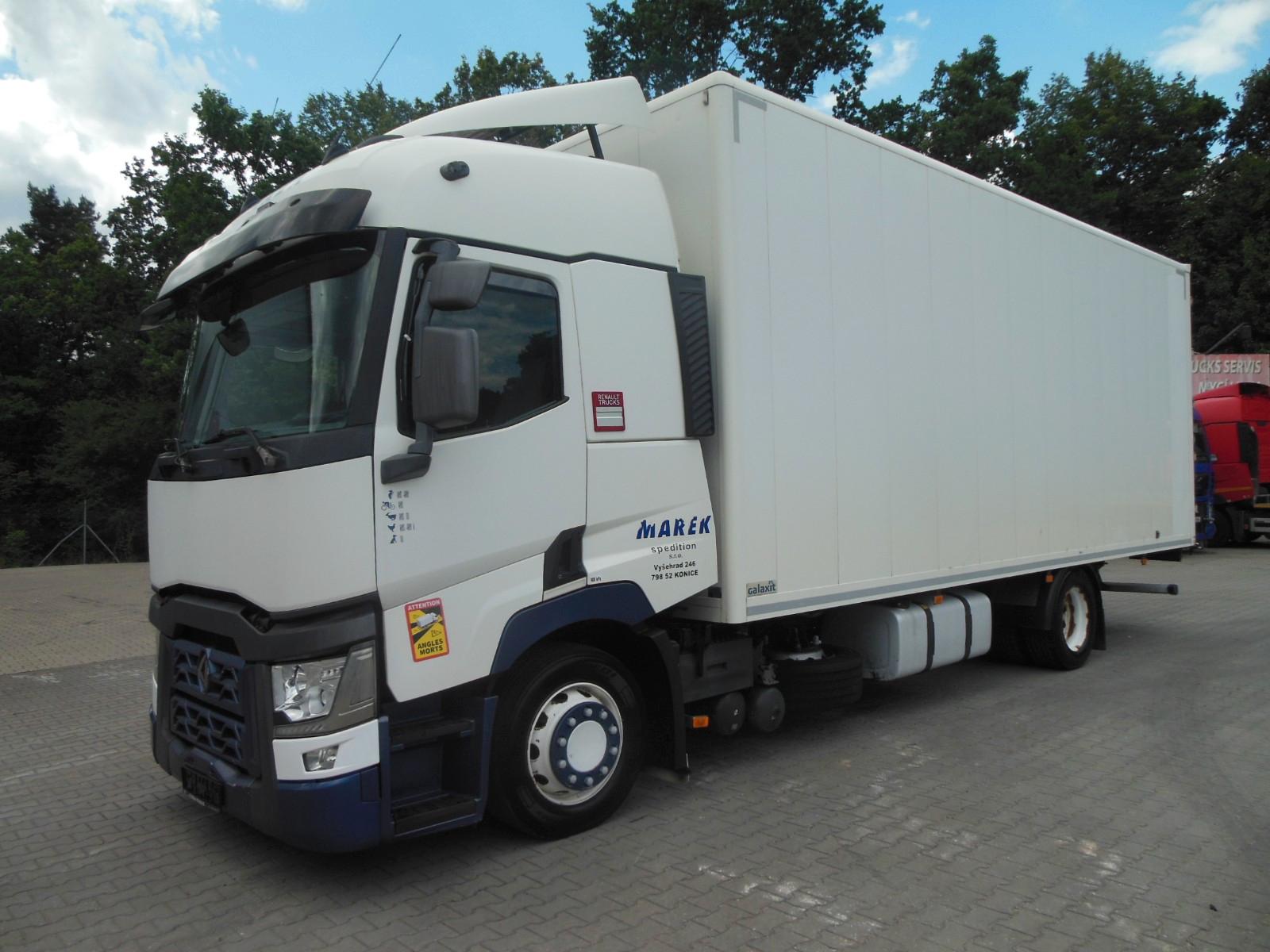 Renault T460.18, KLEIDER KOFFER