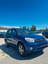 Toyota RAV 4 1.8-l-VVT-i 4x2 - gebrauchte Toyota RAV 4 aus dem Jahr 2004
