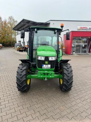 John Deere 5058E