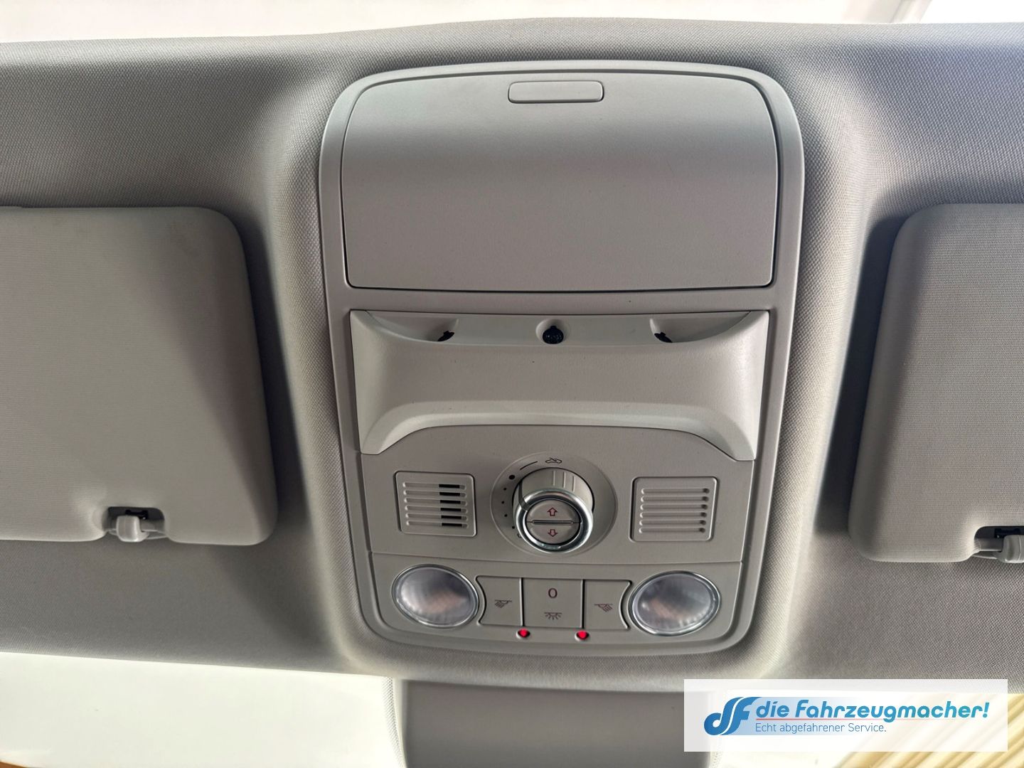 Fahrzeugabbildung SEAT Alhambra Xcellence 7-Sitzer AD AHK-klappbar Memo
