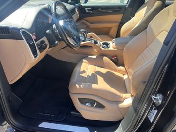 Porsche Cayenne - 10