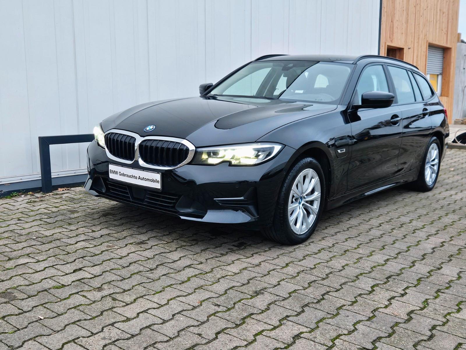 BMW 330e*LCProf*HUD*AHK*ACC*HiFi*KAMERA*SPORT