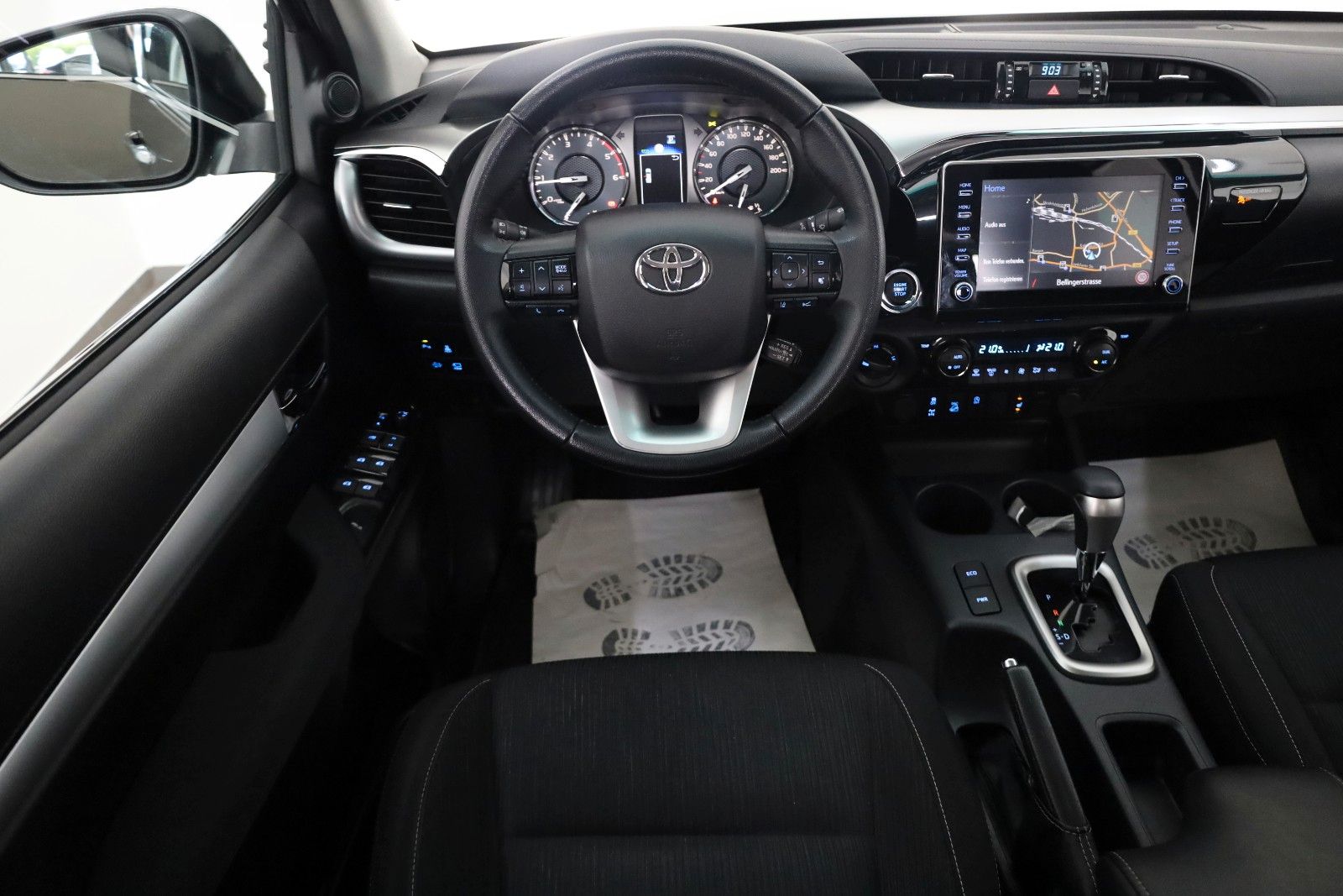 Fahrzeugabbildung Toyota Hilux 2.8 D-4D Executive, CarPlay, Kamera, Rollo