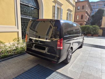 Mercedes V 220 - 7