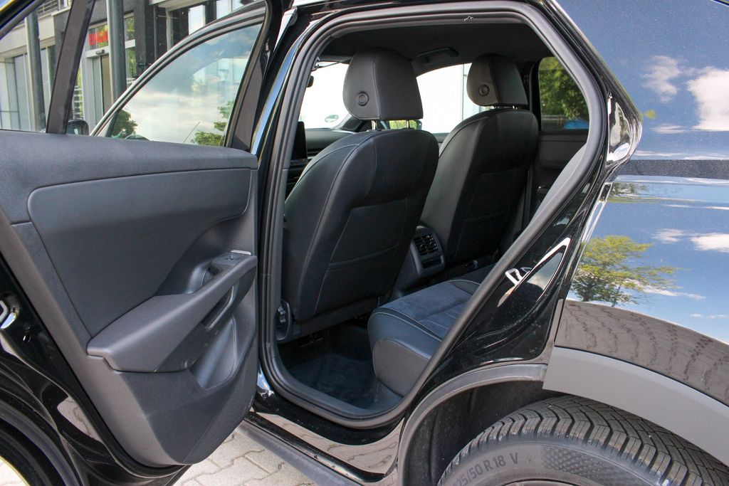 VW T-Roc 1.5 Black Style / DISCOVER/ 18"/ CARPLAY VW T-Roc 1.5 Black Style / DISCOVER/ 18"/ CARPLAY