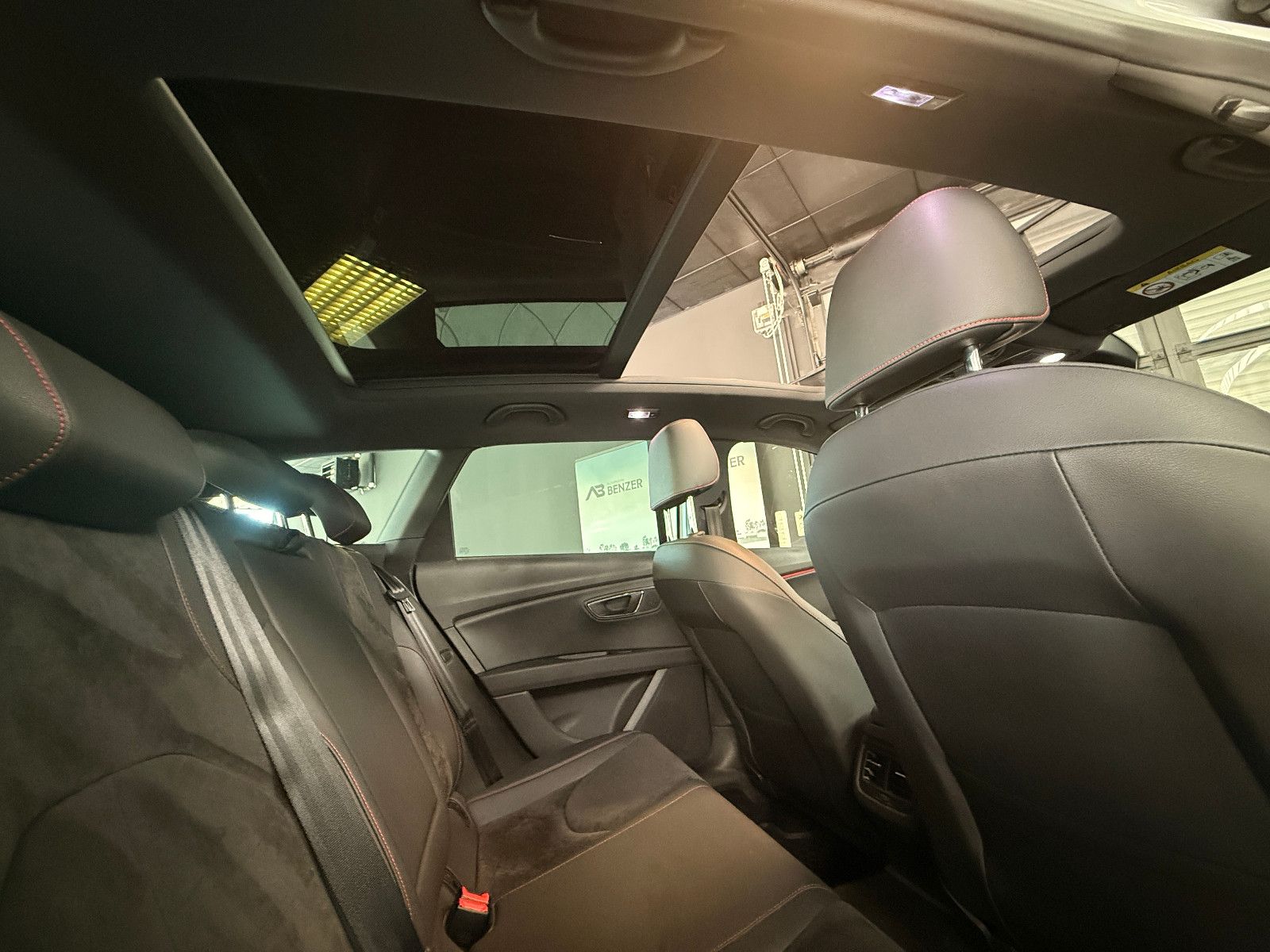Fahrzeugabbildung SEAT Leon ST FR//ACC/LED/PANORAMA/APPLE-CAR/KAMERA