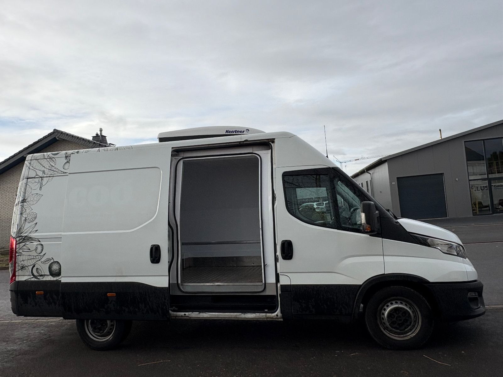 Fahrzeugabbildung Iveco Daily Kasten HKa 35 S ... V Radstand 3520 L/3-SI